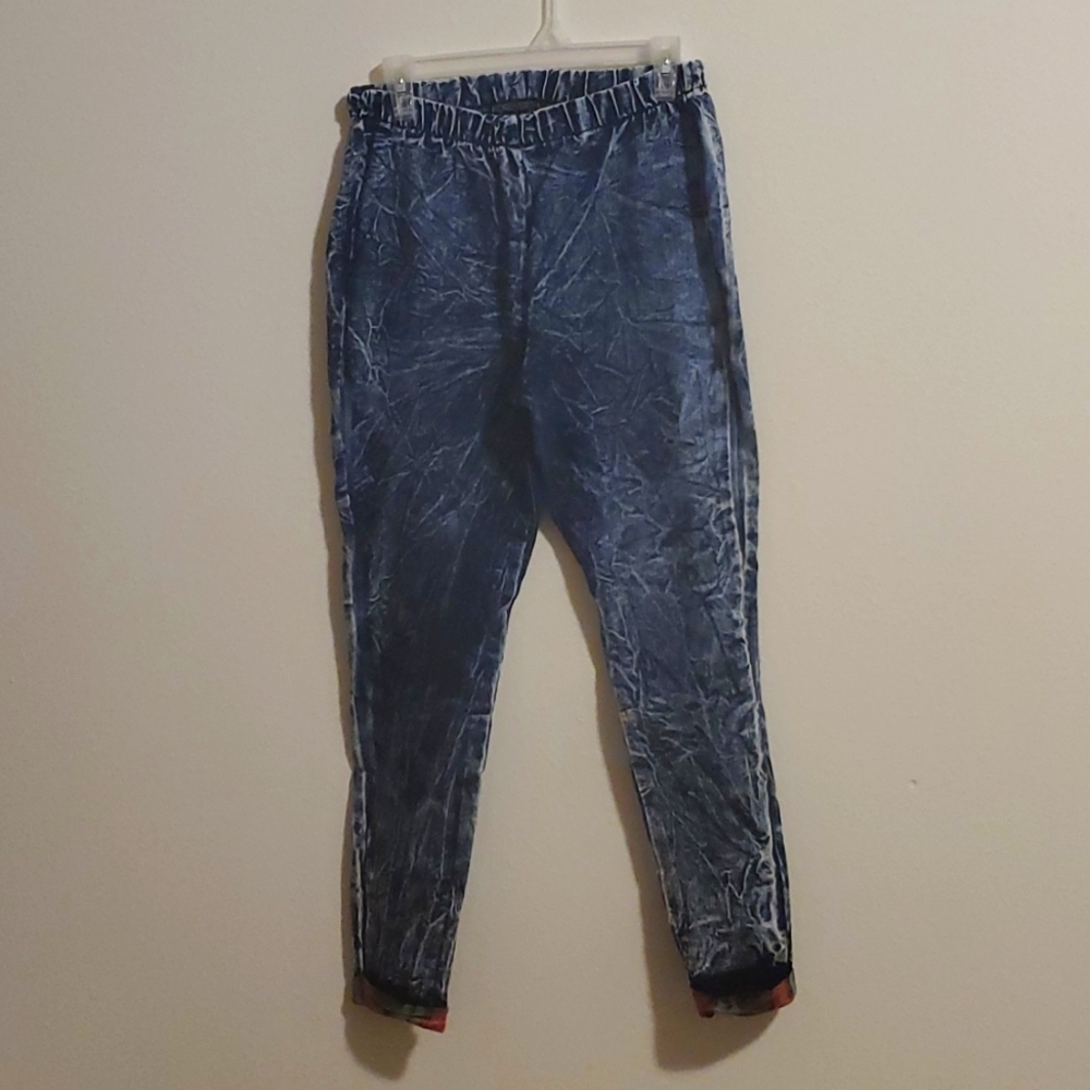 Demin stressed jeggings from Forever 21+